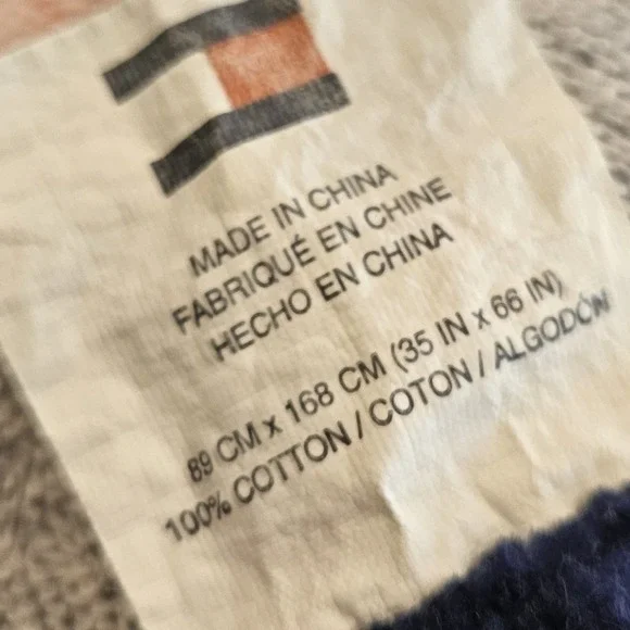 Tommy Hilfiger Large Anchor Beach Towel 35x66 Nautical Red White Blue Patriotic - Picture 5 of 5